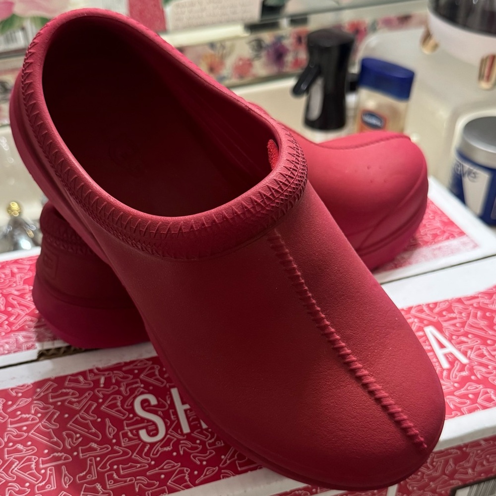 UGG Red Women's Shoes